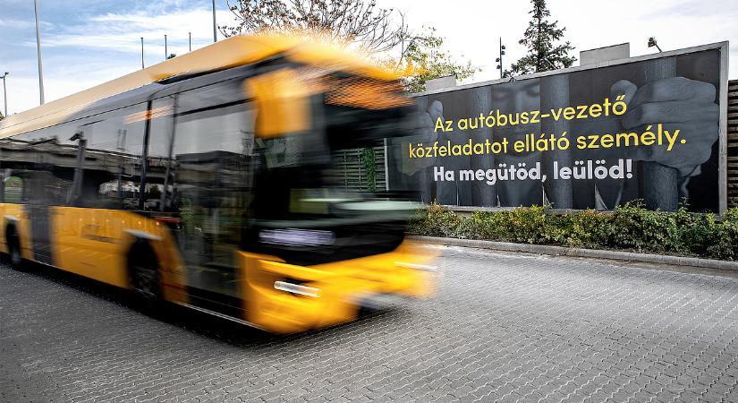 Óriási balhé a lezárt Keletinél: brutális támadás érte a pótlóbusz sofőrjét, mentőt kellett hívni
