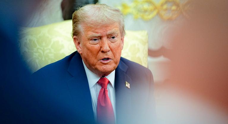 Donald Trump azzal fenyeget egy általa utált humoristát, hogy megfosztja az állampolgárságától