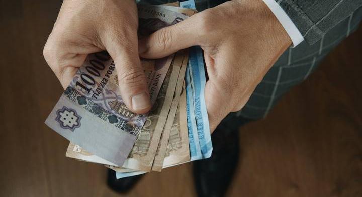 Fontos hír érkezett a béremelésről: ennyivel nőhet a fizetésed a következő évben