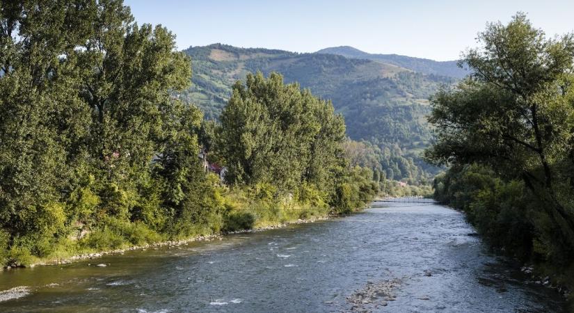 Döbbenetes ukrán videó a Tiszáról, így még sohasem láthattad a szőke folyót