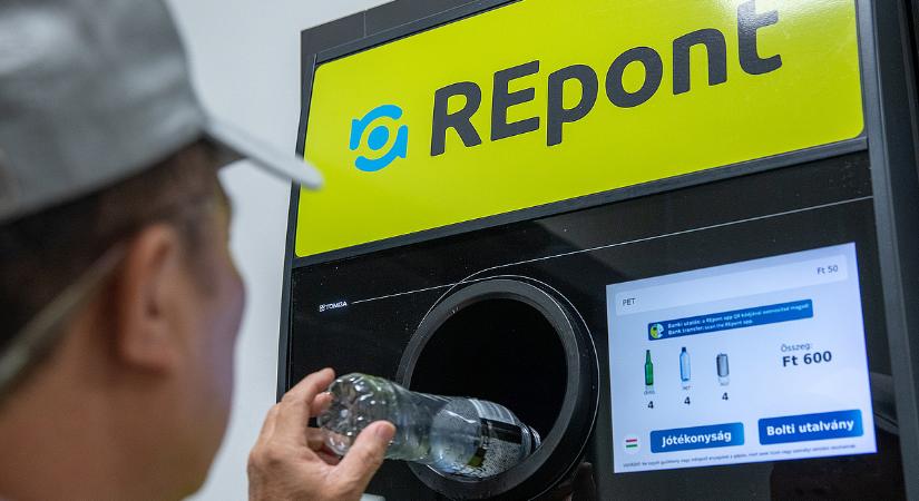 Orbitális sebességgel ürítik a Repont-automatákat: elképesztő számokat közölt a MOHU