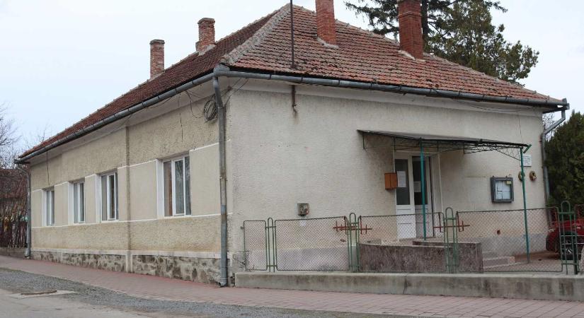 Szilágynagyfalu: elkezdődött a régi polgármesteri hivatal orvosi rendelővé alakítása