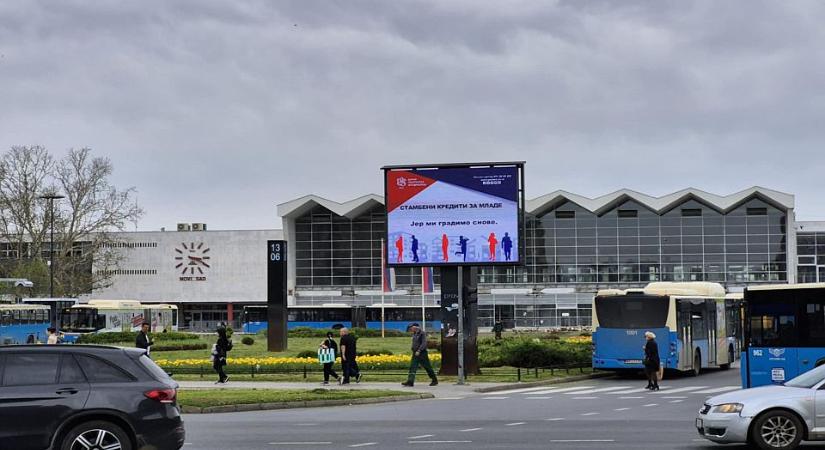Emlékművet állítana és összetűzéseket szítana a hatalom az előtető leomlásának évfordulójára?