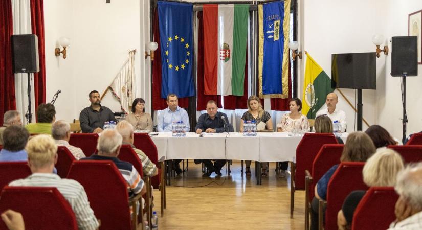 Mérlegen az elmúlt egy év: lakossági fórum Velencén