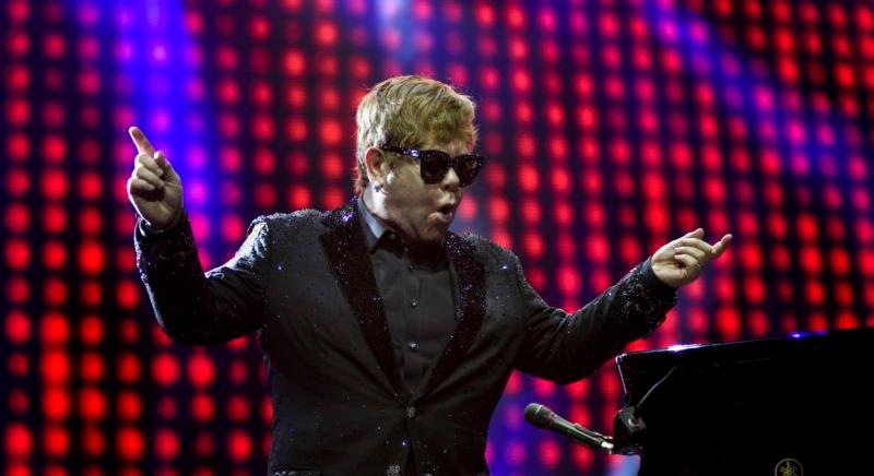Elton Johntól Ed Sheeranig: „gyalázatosan cserben hagytak”