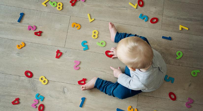 Így tanul gondolkodni a babád – 4 figyelmeztető jel