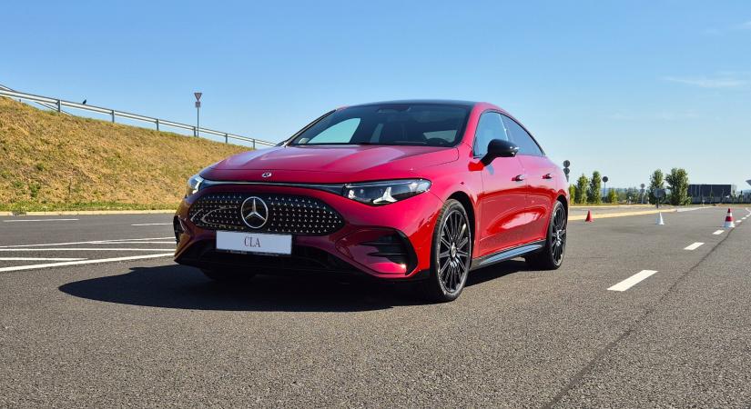 A tűzpiros új Mercedes-Benz CLA első benyomásai