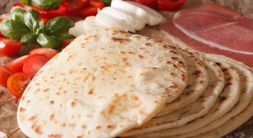 Puha olasz laposkenyér, avagy piadina: pár perc alatt megsül