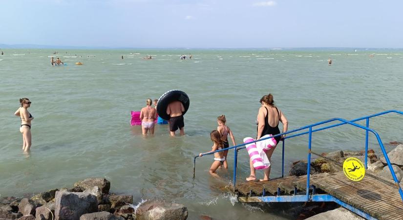 30-30 C – Még ne tegyük el a fürdőruhát, kitart a nyári meleg a hétvégén