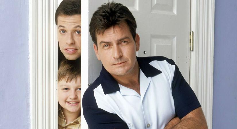 "És akkor?" - Charlie Sheen nyíltan beszélt arról, hogy férfiakkal is szexelt, amikor bekokainozott annak idején