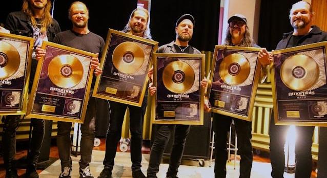 Aranylemezzel lepték meg az Amorphis tagjait
