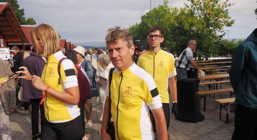 Megérkeztek a biciklis zarándokok a boldoggá avatásra