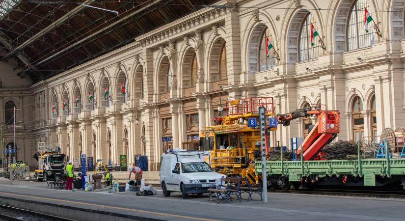 Csaknem százéves alkatrészeket is lecserélnek a Keleti pályaudvar felújításakor – fotók