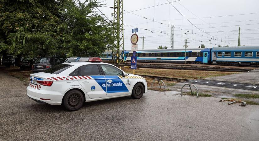 Gázolt a vonat: kettő súlyos vasúti baleset történt egymás után