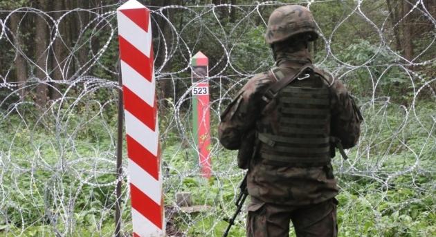 Lengyelország december 4-ig meghosszabbította a belarusz határnál működő pufferzónát