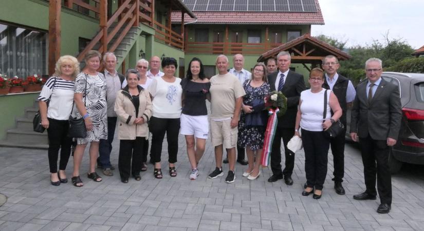 Testvértelepülésükre látogattak az abonyiak, az Aranycsapat is fontos szerepet kapott