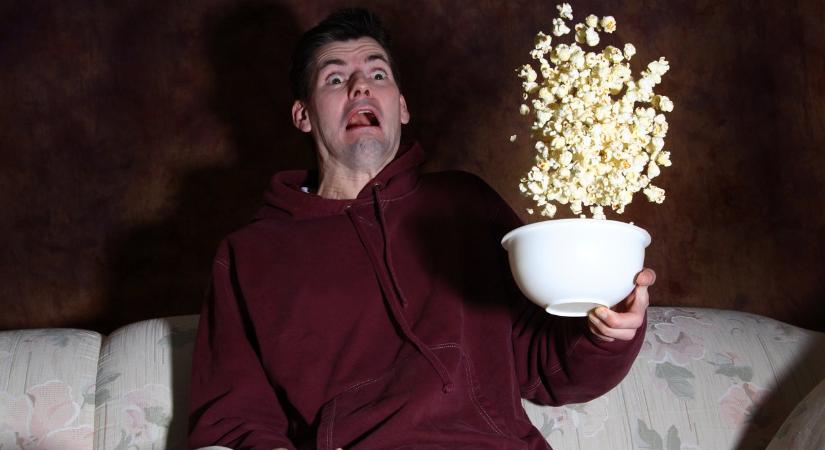 Ezeket a borzasztóan rossz filmeket valamiért nem tudod abbahagyni nézni