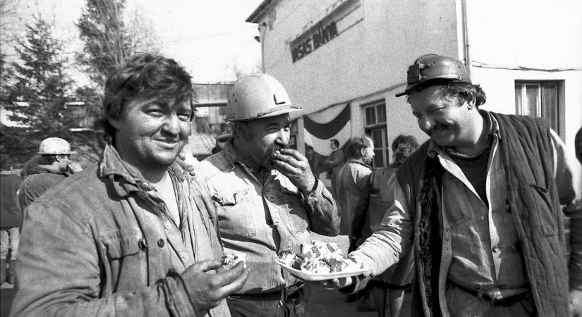 „Bányásznak lenni sors” – Méltóságteljes főhajtás a bányászok emléke előtt