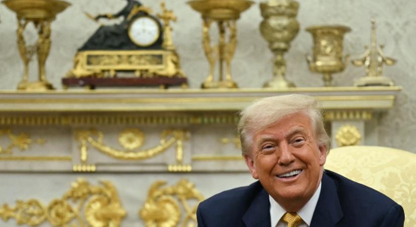 Trump aranyba öntötte a Fehér Házat, és szórt rá még egy kis aranyport