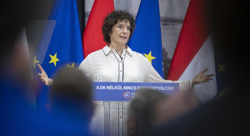 Dobrev a határon túli szavazóknak is üzent