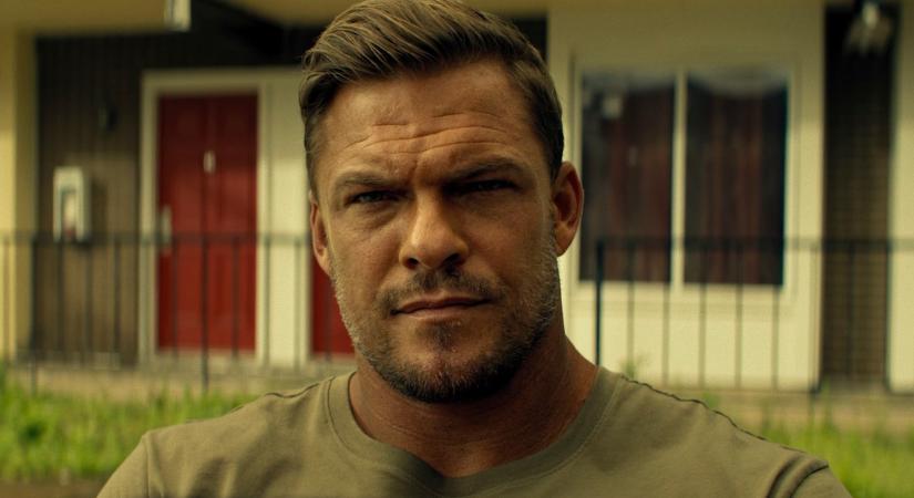 Alan Ritchson tengerészgyalogosnak áll az Amazon új filmjében, amiben még Sylvester Stallone is közreműködik
