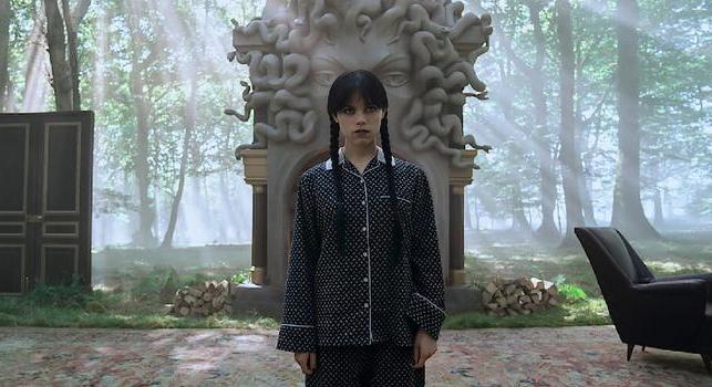 Na és te kiszúrtad Tim Burton cameóját a Wednesday második évadában?