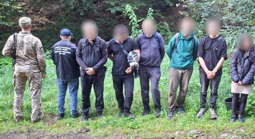 Kárpátalján egy 24 éves nő öt felnőtt férfit próbált Romániába csempészni