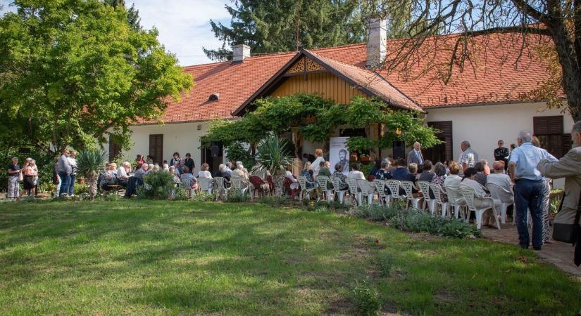 Felújított ház őrzi a niklai remete emlékét, 270 milliót költöttek rá