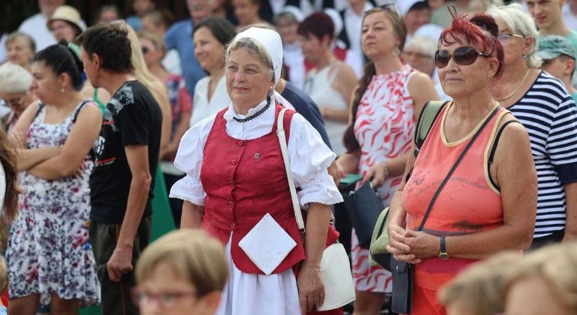 Őszi Népművészeti Sokadalom: Kisgyőr több mint negyven éve ünnepel - fotók, videó