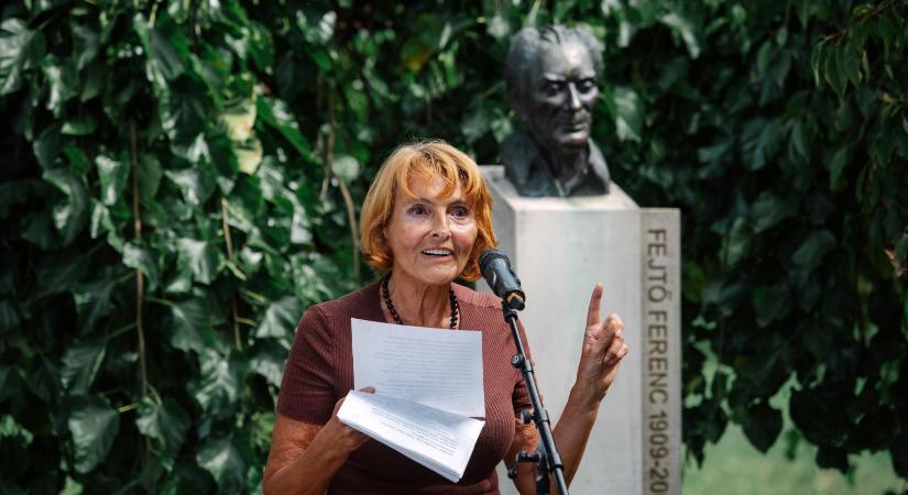 Lendvai Ildikó: Érzelmes utazás Fejtő Ferenc körül