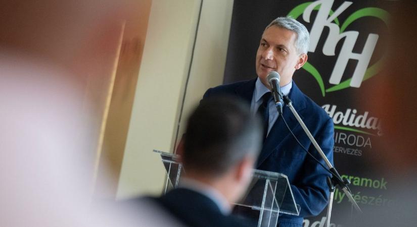 Lázár János elmondta: az adórendszer szétverés a feketefoglalkoztatást hozná vissza