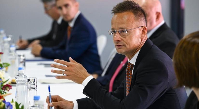 Szijjártó Péter: Magyarország azért vásárol orosz kőolajat, mert nincs más lehetősége