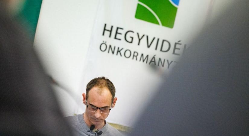 A 444 mea culpázik: hazugságot írtak a Kutyapárt elnökéről