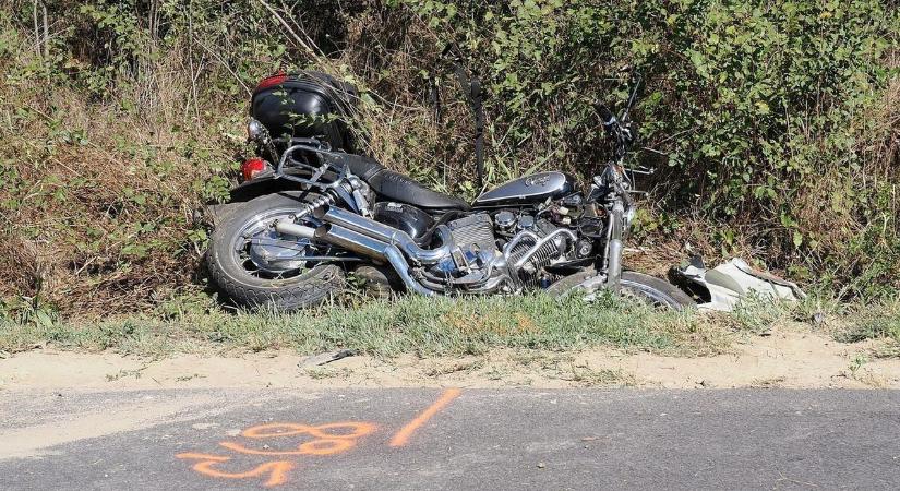 Gyászol a motoros társadalom: frontálisan ütközött a motoros, nem élte túl