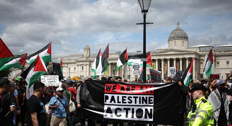 A betiltott Palestine Action mellett tüntettek Londonban, számos tüntetőt őrizetbe vettek