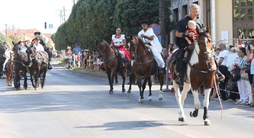 Felvonulás miatt zárják le a forgalmas főutat