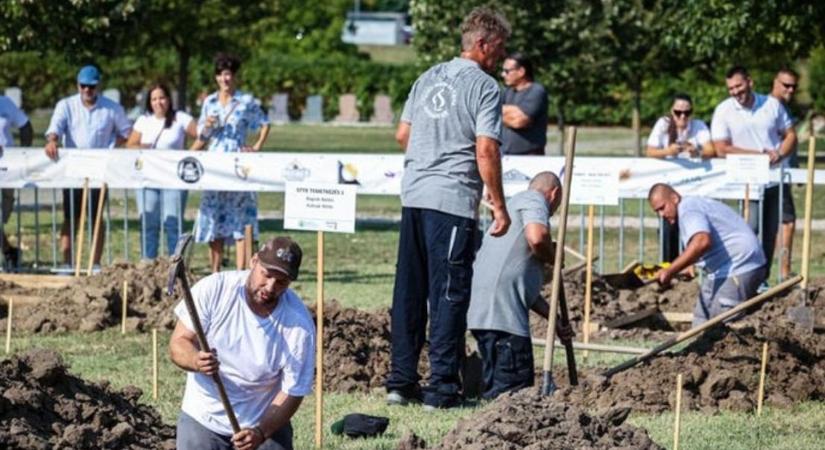 A Fejér megyeiek sikert arattak a sírásó versenyen