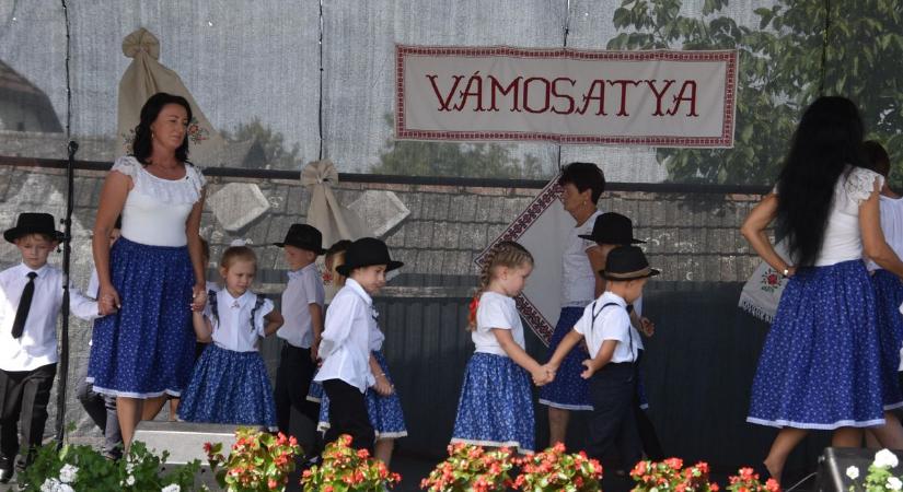 Bulizott Vámosatya apraja-nagyja (fotókkal)