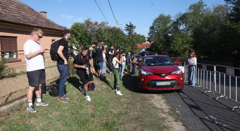 Elkezdődött: minden szem Kötcsére szegeződik – fotók!