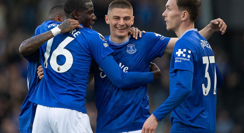 Megújítaná védőjének a szerződését az Everton – sajtóhír