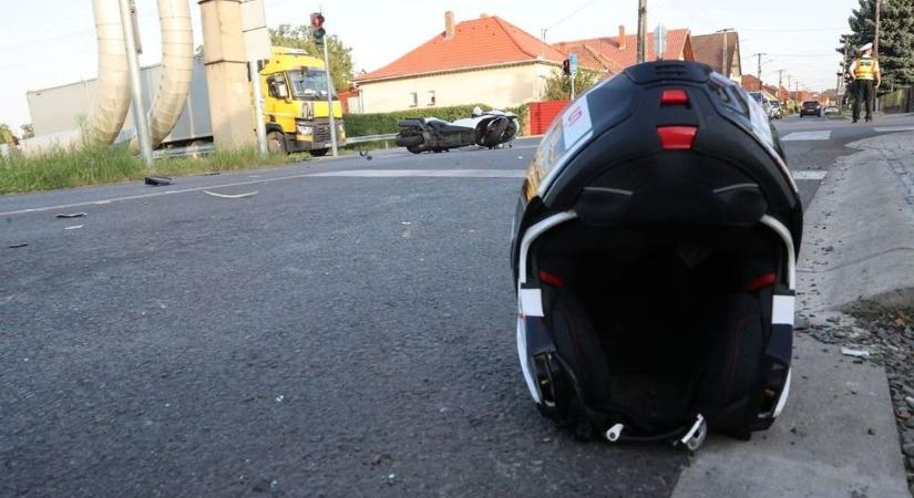 Jogsi nélkül okozhatott súlyos motorbalesetet egy fiatal Pécsen  elhajtott a helyszínről (GALÉRIA, VIDEÓ)