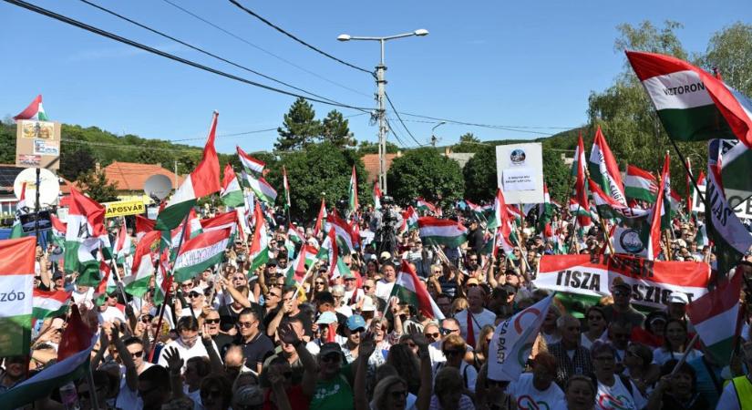 Reagált a kormány Orbán Viktor magánrepülős érkezésére