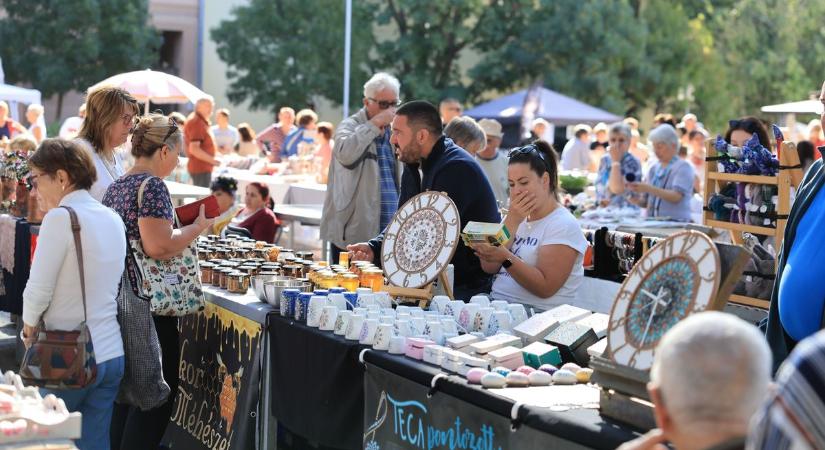 Bekopogott az ősz a szekszárdi termelői piacra (képgalériával)