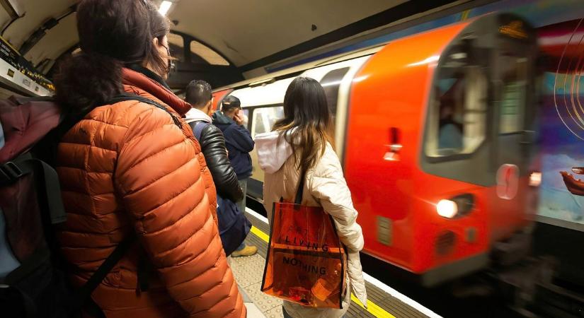 Londoni metró: ebbe beleremeghet az angol gazdaság, öt napos leállás jön