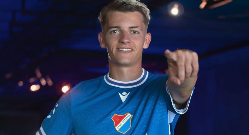 A magyar válogatottat a szlovákra cserélő játékos klubot is váltott