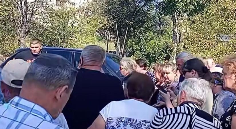 A polgármester eltűnése miatt tiltakoznak egy ukrán faluban (videó)