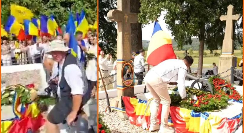 Avram Iancu sírjára mászott George Simion fotósa, aztán a pópának is visszafeleselt...
