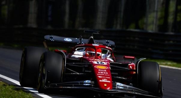 „Egy kicsit a semmi közepén vagyunk” – Leclerc