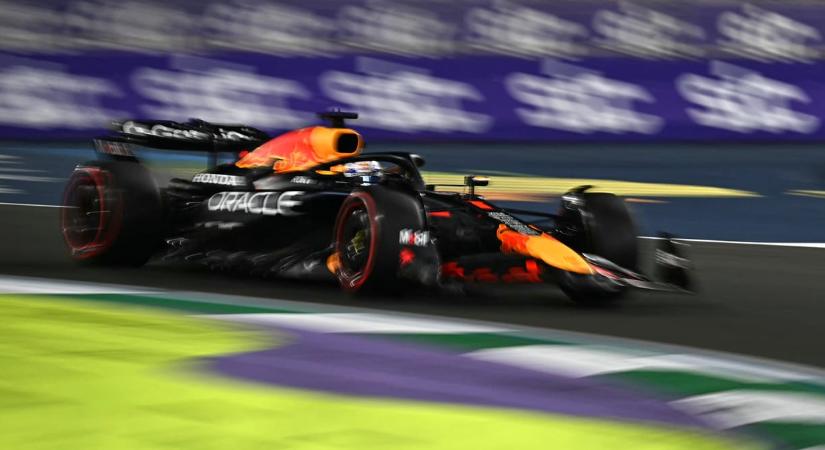 Verstappen simán nyerte az Olasz Nagydíjat, rég volt ennyire fölényes győzelme