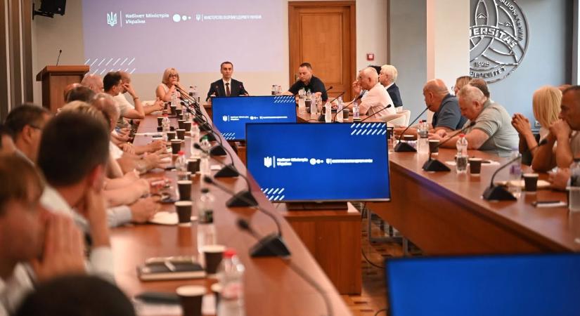 Kárpátalján tartott munkalátogatász az egészsègügyi miniszter